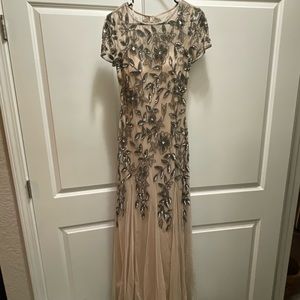 ADRIANNA PAPELL Women's Floral Design Embellished Gown size 4 - cream/tan